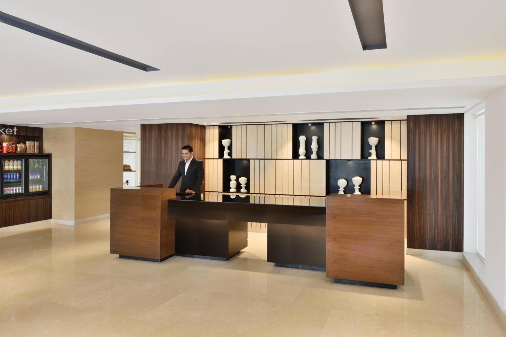 Hotel Fairfield By Marriott Chennai Omr Exterior foto